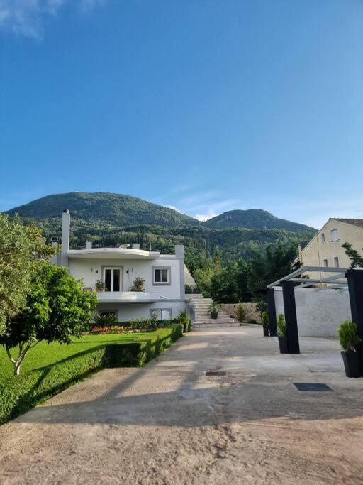 Luxvilla